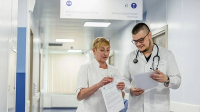 В больницы Подмосковья с начала года пришли работать 344 специалиста по программе "Приведи друга" 